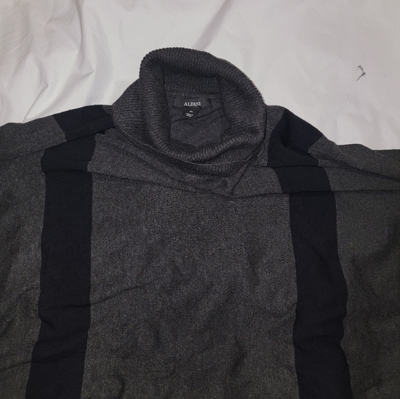 Women's turtleneck sweater - Picture 2 of 4